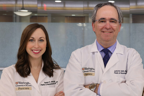 Ask the Doctors: Lymphedema Symptoms and Causes with Doctors Sacks and Anolik