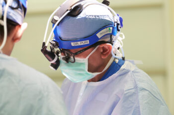 Dr. Varun Puri in operating room during lung transplant